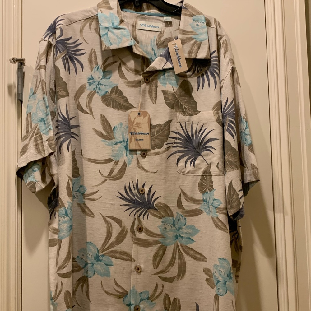 Roundtree & yorke Hawaiian shirt